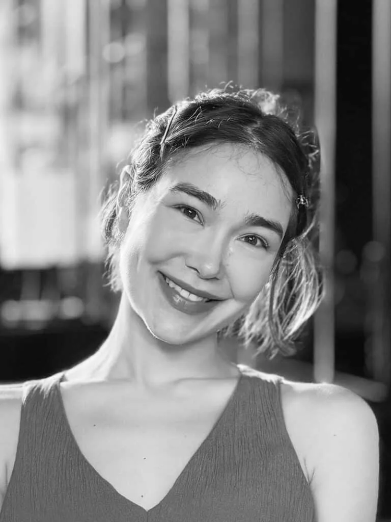 Holly Grabarek
